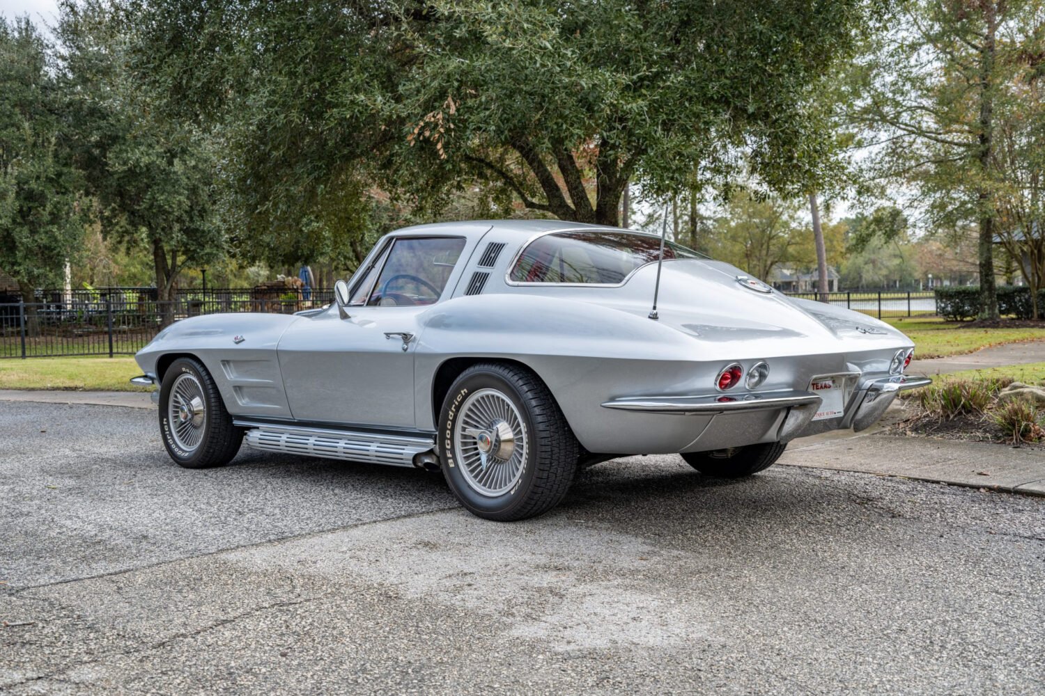 1964_chevrolet_corvette_1964_chevrolet_corvette_02ada279-1597-4e38-89ec-fc37c2239c48-J4PNd3-93653-93654-scaled