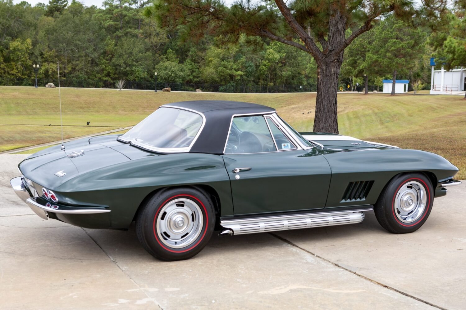 1967_chevrolet_corvette-convertible_1967_chevrolet_corvette-convertible_bb252278-713a-45f3-bb97-8b8b40faa345-kYmvPD-94035-94036-scaled