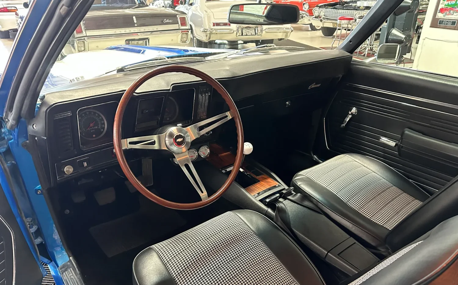 1969-chevrolet-camaro (39)